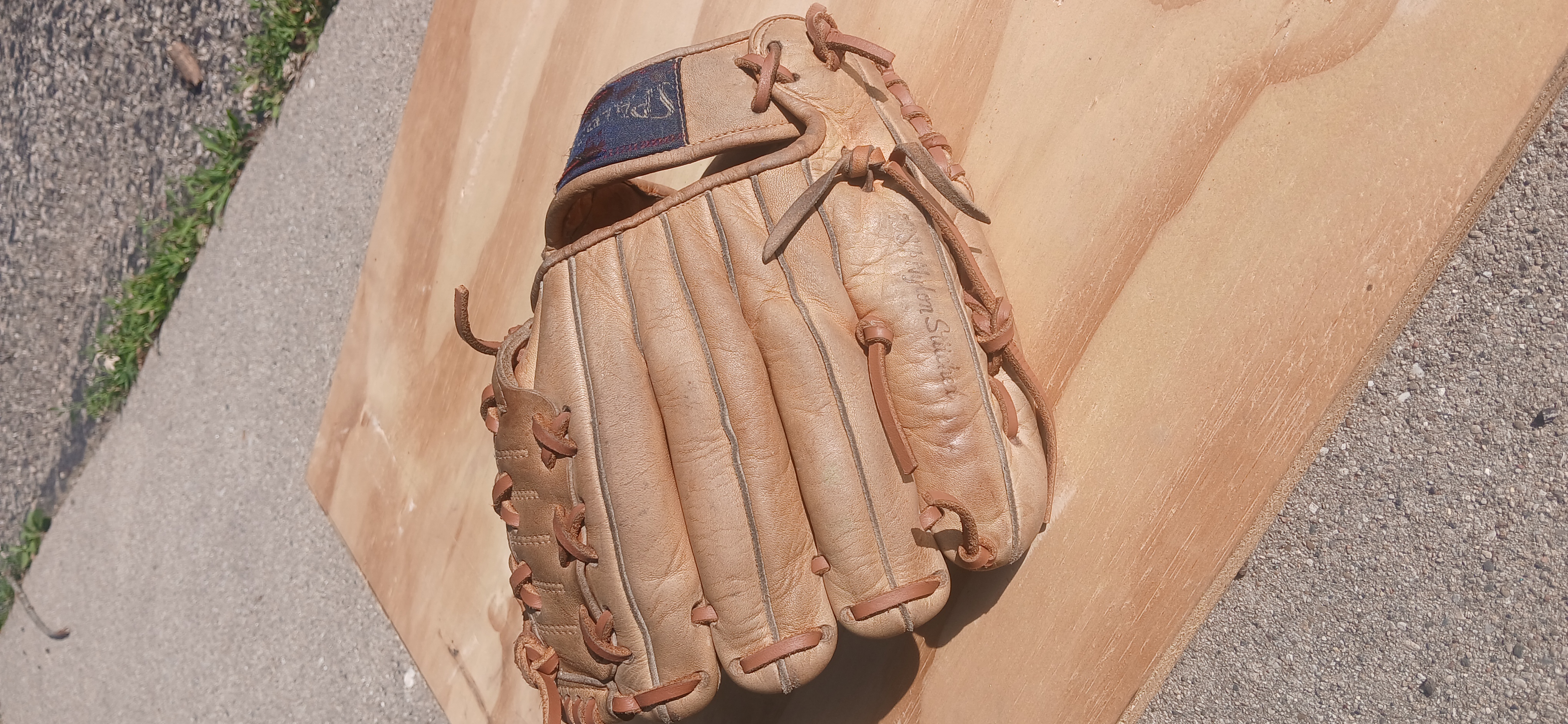 1967 Spalding pocket view